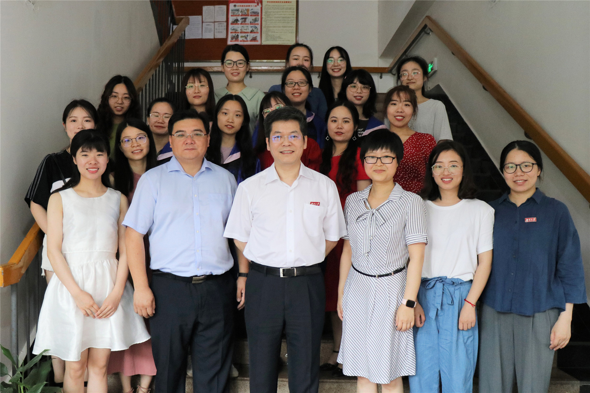 1 邓卫IMG_9800副本.jpg